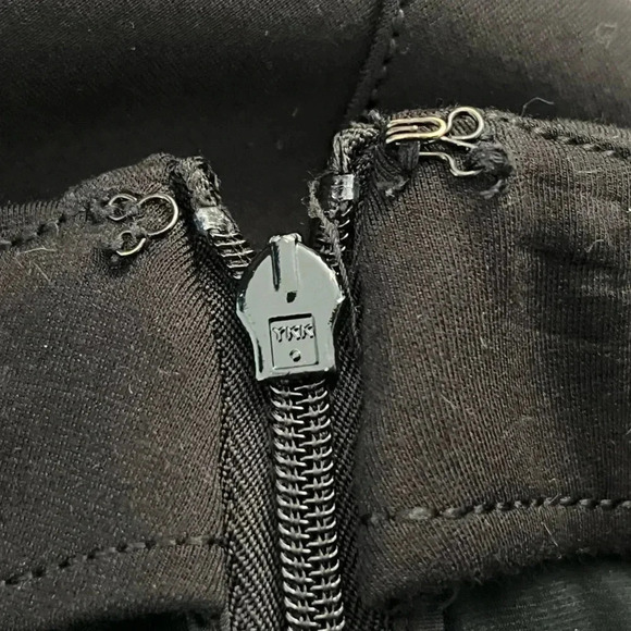 🏠 White House Black Market/ Instantly Slimming/ Black Midi skirt/  Size US 4 - Picture 6 of 12